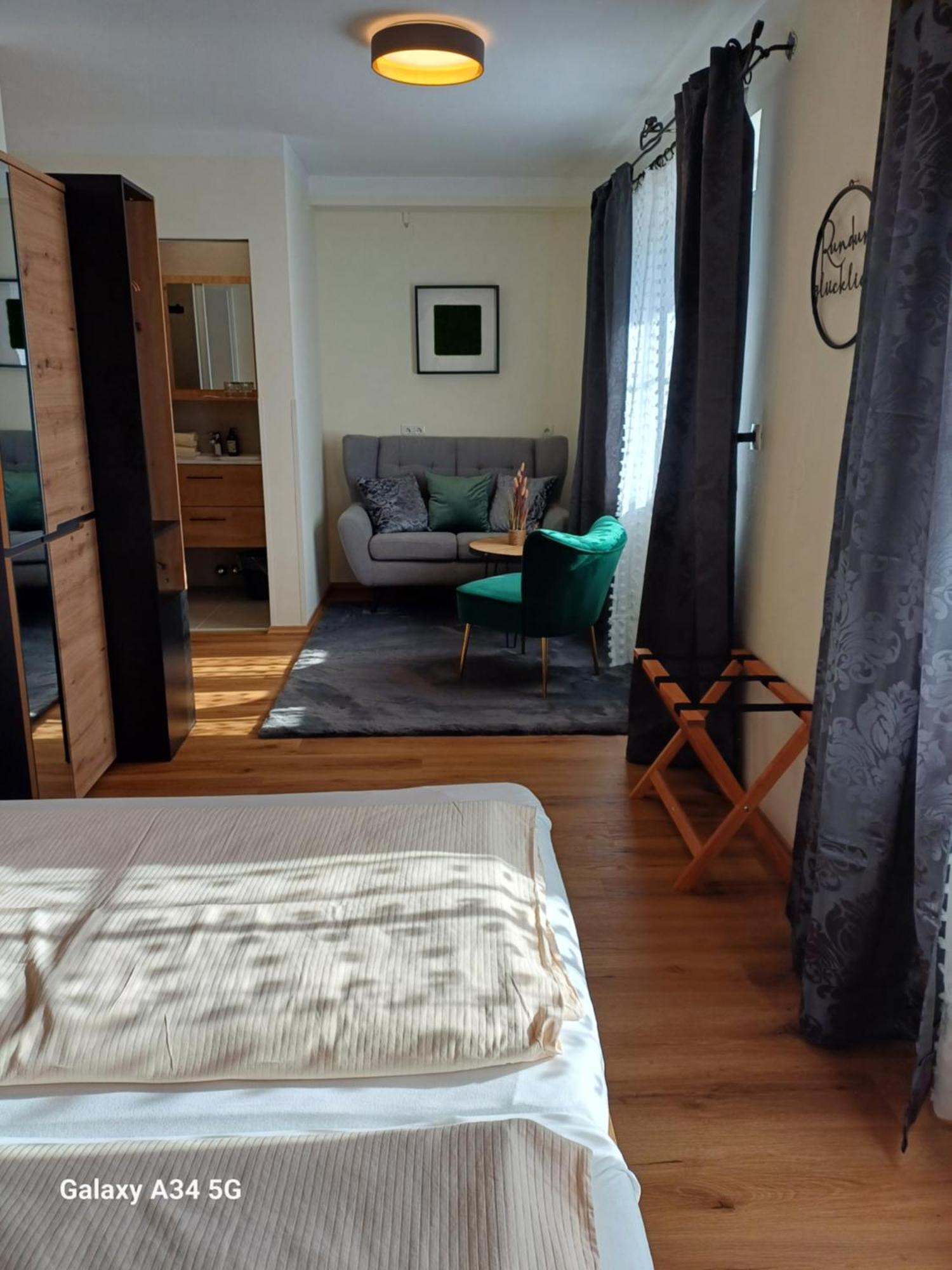 Haus Am Moos Bed & Breakfast Salzburg Ngoại thất bức ảnh